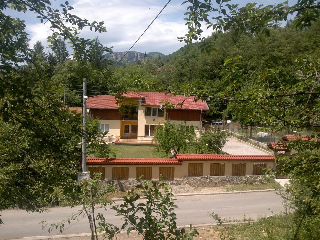 Villa Nanevi Tetewen Zewnętrze zdjęcie
